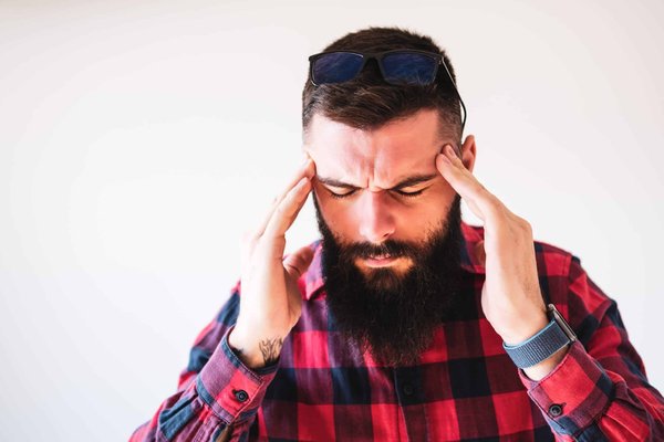 Comment détecter et traiter une crise de migraine avec aura ?
