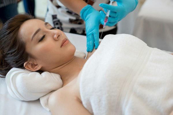 Quel prix pour se refaire la poitrine ? découvrez les tarifs actuels